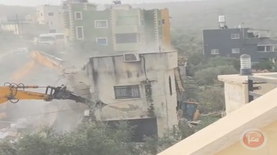 الاحتلال يهدم منزلا في بلدة قراوة بني حسان غرب سلفيت