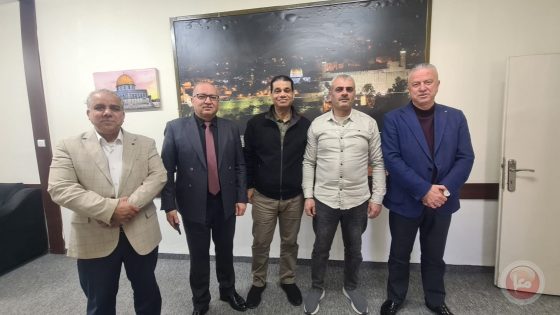 اتحادات صناعية وغرفة تجارة الخليل يبحثان مع الارتباط العسكري تداعيات الإغلاقات على الاقتصاد الوطني
