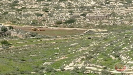 مستوطنون يجرفون أراض شمال غرب سلفيت