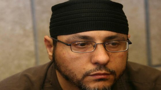 إصابة الأسير القائد عبد الله البرغوثي خلال قمع الأسرى في سجن “جلبوع”