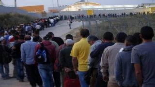القدس.. الاحتلال يعتقل أكثر من 40 عاملا على حاجز “الزعيم”
