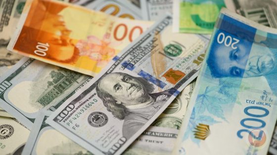 الدولار عند أدنى مستوى له منذ 30 عاماً