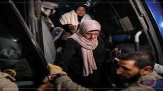 استئناف العمل بمعبر رفح و وصول اول دفعة عائدين بعد رحلة عذاب