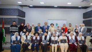 مؤسسة “نُعلّم لفلسطين” تُخرّج الفوج الأول من برنامج بناء قدرات الخريجين والخريجات – المسار غير الحكومي
