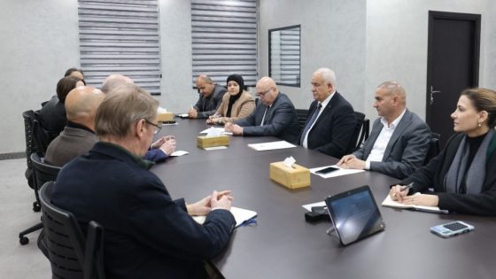 وزير الداخلية يلتقي مدير منظمة هالو ترست ويبحثان تعزيز التعاون في إزالة مخلفات الحروب