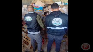 ضبط حوالي 20 طن بقوليات وحليب أطفال منتهية الصلاحية في الخليل