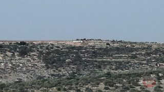 مستوطنون يجرفون أراضي المواطنين غرب سلفيت