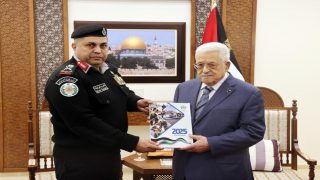 الرئيس يتسلم التقرير السنوي للدفاع المدني لعام 2025
