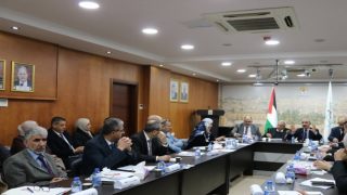 لجنة صياغة الدستور المؤقت تعقد لقاء تشاوريا مع وكلاء الوزارات