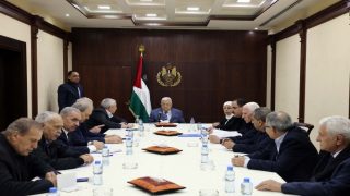 الرئاسة ترفض إقرار قانون إعدام الأسرى
