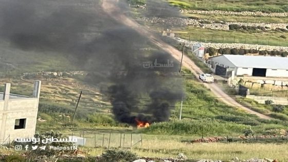 مستوطنون يحرقون مركبتين خلال هجومهم على قصرة جنوب نابلس