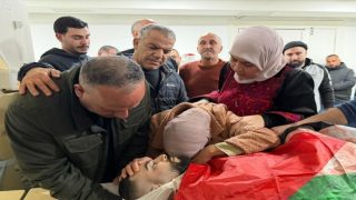 شهيد برصاص مستوطنين في قرية دير جرير