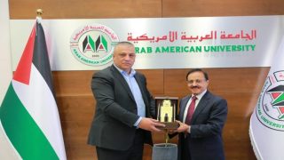 اللواء ناصر البوريني يزور الجامعة العربية الأمريكية .
