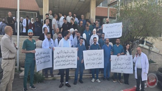 اعتداء عنيف على طواقم طبية في الخليل.. ووقفة احتجاجية تطالب بحمايتهم