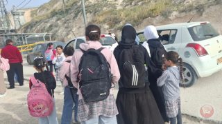 فيديو- قوات الاحتلال تمنع مرور طلبة مدارس جبل المكبر عند حاجز الشياح