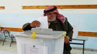 53.44 % نسبة الاقتراع النهائية في الضفة الغربية