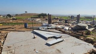 أريحا: تهجير 5 عائلات غرب العوجا عقب هجوم للمستوطنين