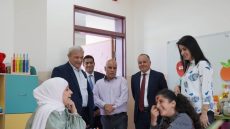 الهلال الأحمر يستقبل السفير المصري في فلسطين ويستعرض جهوده الريادية في مجال التأهيل
