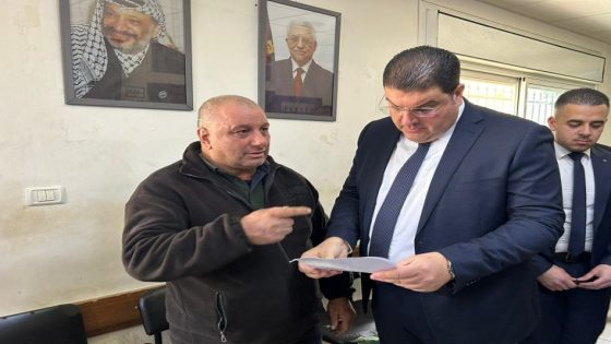 وزير النقل: بدء تنفيذ آلية خصم رسوم التراخيص من مستحقات موظفي ومتقاعدي القطاع العام