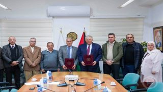 جامعة القدس ومركز تطوير يوقعان اتفاقية لتنفيذ مشروع “دخل مستدام للشباب”