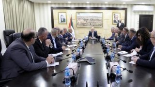 رئيس الوزراء يبحث مع الاتحاد العام للصناعات الفلسطينية سبل الارتقاء بالقطاع الصناعي وتعزيز مساهمته في الاقتصاد الوطني