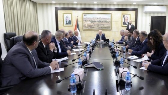 رئيس الوزراء يبحث مع الاتحاد العام للصناعات الفلسطينية سبل الارتقاء بالقطاع الصناعي وتعزيز مساهمته في الاقتصاد الوطني