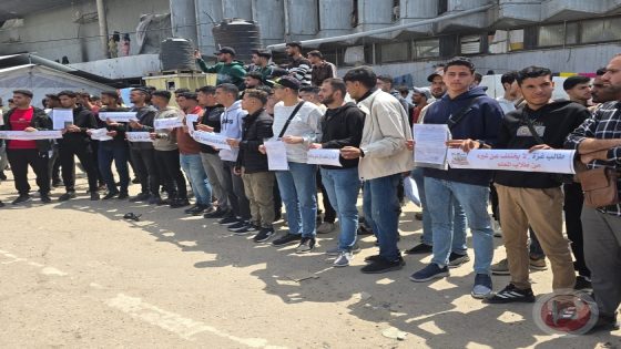 مئات الطلاب يتظاهرون في غزة للمطالبة بتمكينهم من السفر للتعليم بالخارج