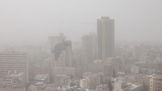 حالة الطقس: أجواء مغبرة ولا يطرأ تغير على درجات الحرارة