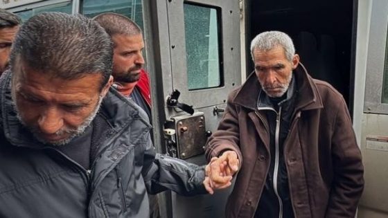 الاحتلال يفرج عن خمسة أسرى من قطاع غزة