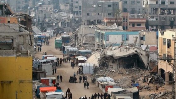 اشتباكات مع “المليشيات” جنوب خان يونس وقصف مدفعي اسرائيلي شرق غزة