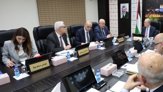الحكومة: جهود متعددة لتأمين صرف دفعة من الرواتب مطلع الأسبوع القادم