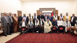 الرئيس يستقبل وفد مشايخ ووجهاء بئر السبع
