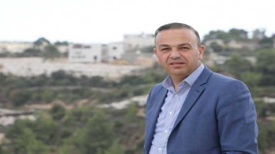 المهندس يوسف الجعبري.. يكتب التاريخ كأصغر رئيس لأكبر بلدية في فلسطين