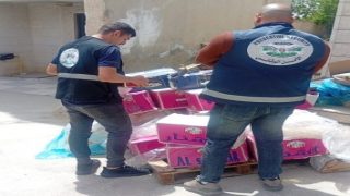 ضبط وإتلاف 13 طنًا من المواد الغذائية الفاسدة بالخليل