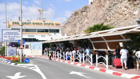 “إدارة المعابر”: معبر الكرامة يعمل غدا حتى 1:30 ظهرا وحركة القدوم مخصصة للحجاج فقط