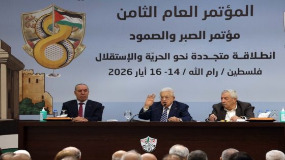 بالصور- مؤتمر حركة فتح الثامن