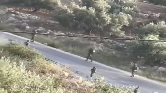 سلفيت: الاحتلال يداهم عشرات المنازل في بلدة الزاوية وينكل بالمواطنين