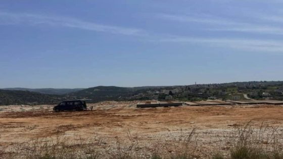 مستوطنون يشرعون بإقامة بؤرة استيطانية جديدة على أراضي بروقين غرب سلفيت