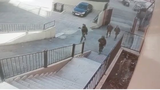 شاهد- الاحتلال يقتحم مدرسة جنوب جنين ويزيل العلم الفلسطيني