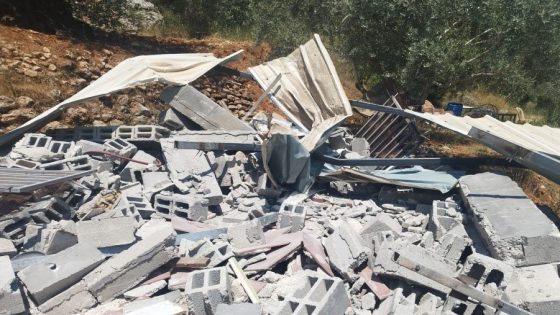 الاحتلال يهدم غرفتين زراعيتين بكفر الديك