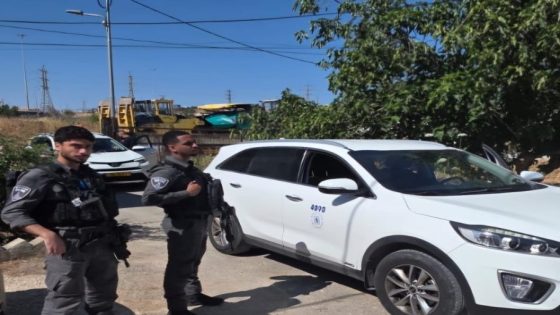 الاحتلال يخطر بهدم 7 شقق سكنية شرق قرية قلنديا