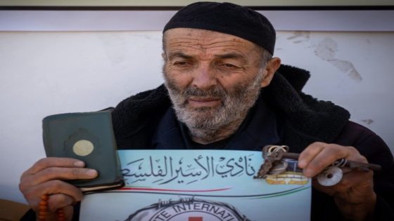 “رجل المصحف والأقصى ومفتاح العودة”.. وفاة نصير الأسرى الحاج محمد إدريس الشراونة