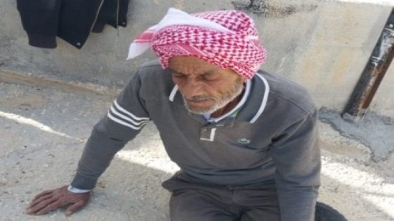 إصابة مزارع واعتقال آخر في اعتداءات للمستوطنين والاحتلال بمسافر يطا