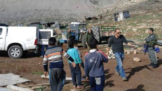 مستعمرون يقتحمون تجمع بدو "المهتوش" قرب الخان الأحمر شرق القدس