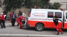 الاحتلال يصيب شابا بالرصاص ويعتقل آخرين خلال اقتحام مخيم قلنديا شمال القدس