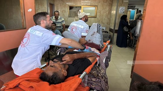 ثلاث إصابات بقصف الاحتلال مركبة شمال خان يونس