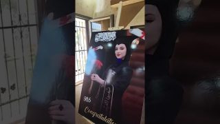 المتفوقة في امتحان الثانوية العامة نيفين قيسية الحاصلة على معدل 98.6 في الفرع العلمي