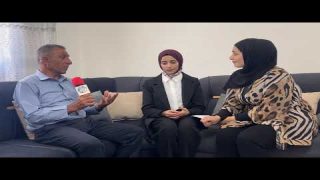 الطالبة ليان محمد الشحاتيت الاولى على الفرع الأدبي في مديرية جنوب الخليل مبارك