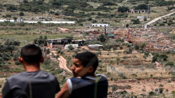 الاحتلال يصادق على بناء 576 وحدة استعمارية بالضفة ومبنى كبير في الخليل