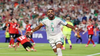 الجزائر تتأهل.. الهدف الـ19 لميسي.. رونالدو يصوم.. وبيلينغهام يصعد بإنكلترا